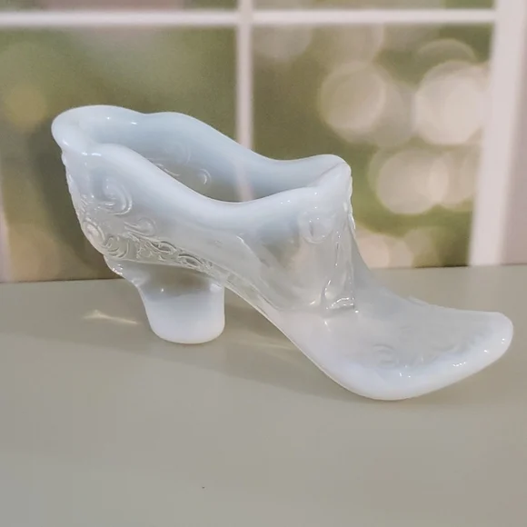 FENTON maybe milky slightly opal glass shoe Depression Vintage décor collectible - Picture 3 of 5
